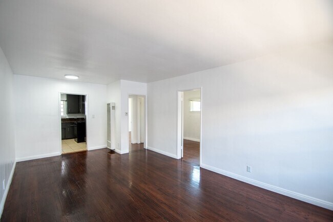 Foto del edificio - 11041 Moorpark St