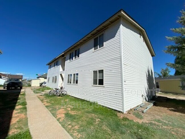 Foto del edificio - 527 Spring Creek Dr