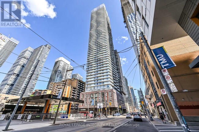 Building Photo - 100 Dalhousie St