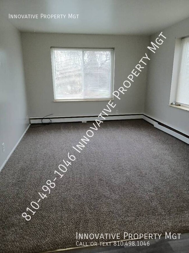 Building Photo - Large 1 bed apartment. Heat and water incl...