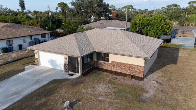 Building Photo - MOVE IN WITH ZERO DEPOSIT - UPDATED 3 BEDROOM HOME IN VENICE