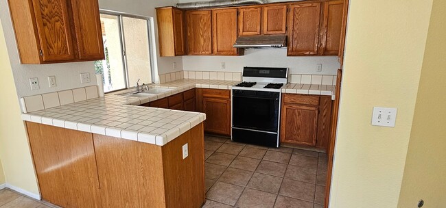 Building Photo - Silver Creek Home 3 Bed 2 Bath + Office