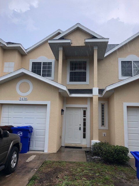 Foto principal - 2438 Temple Grove Ln
