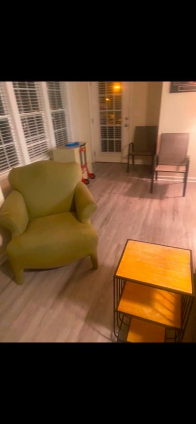 Living room - 4345 Cedarcroft Ct