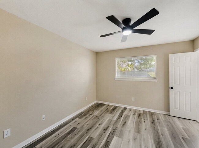 Foto del edificio - 18558 Meadows Way Dr