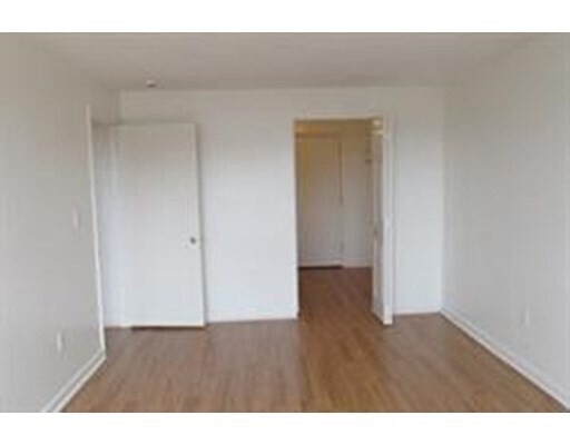 Building Photo - 500 Governors Dr