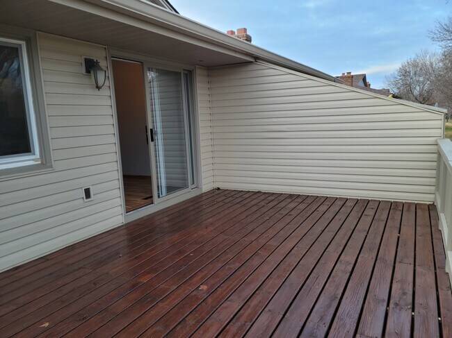 Deck - 1112 E 145th St