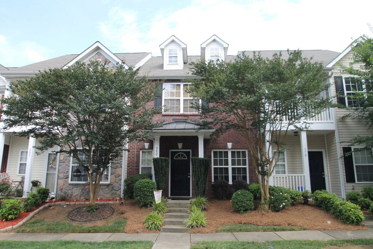 Building Photo - Exclusively Offered By Muse Realty Rentals...