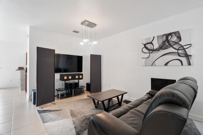 Foto del edificio - 8618 NW 113th Ct