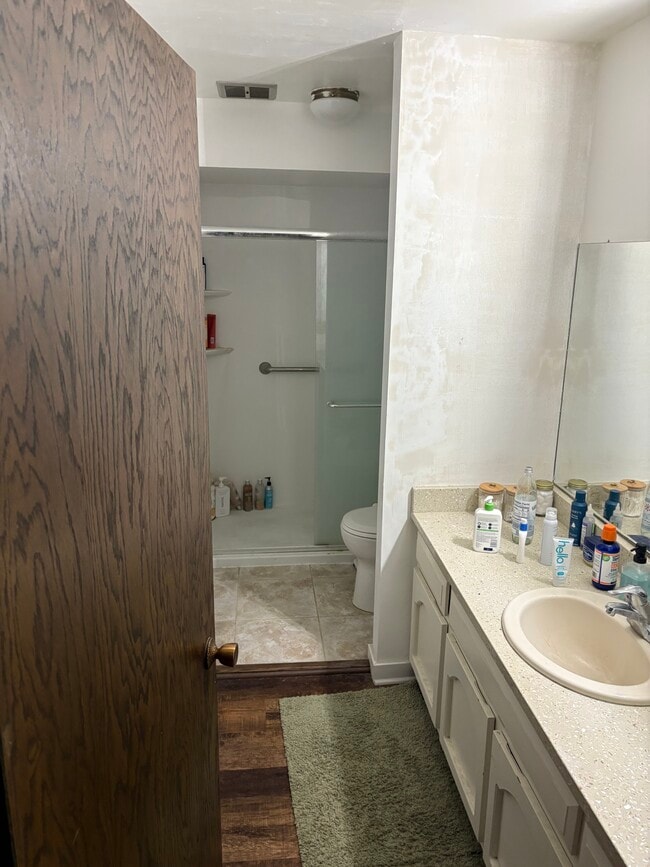 Building Photo - 2076 Chateau Ct