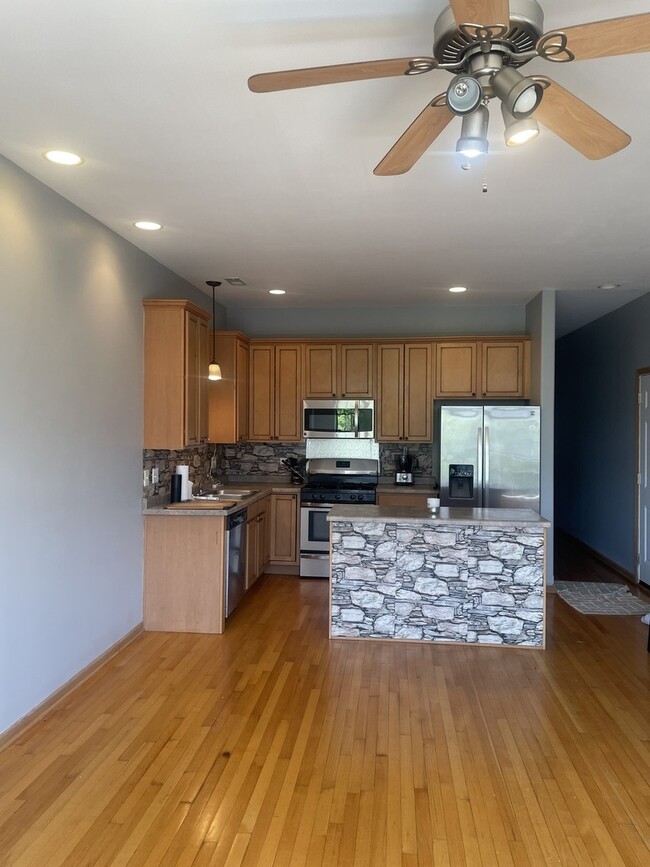Foto del edificio - 4820 S Champlain Ave