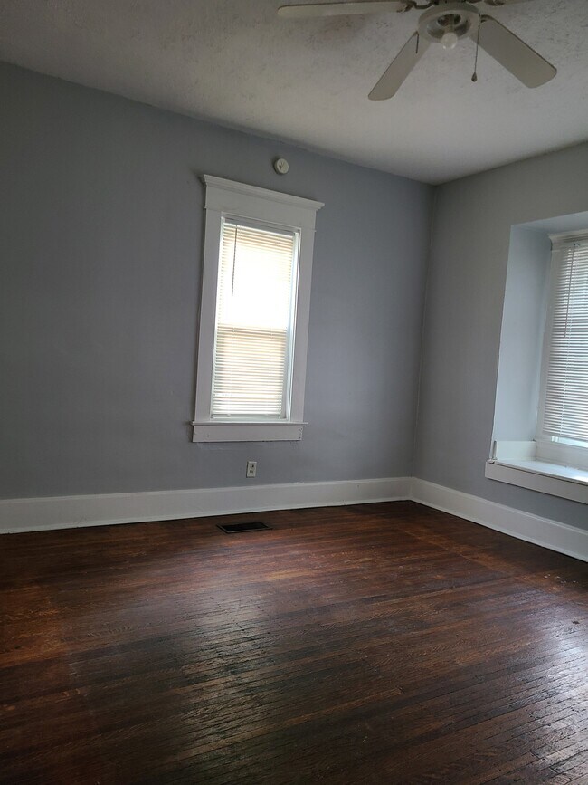 Foto del edificio - 1133 N Parker Ave