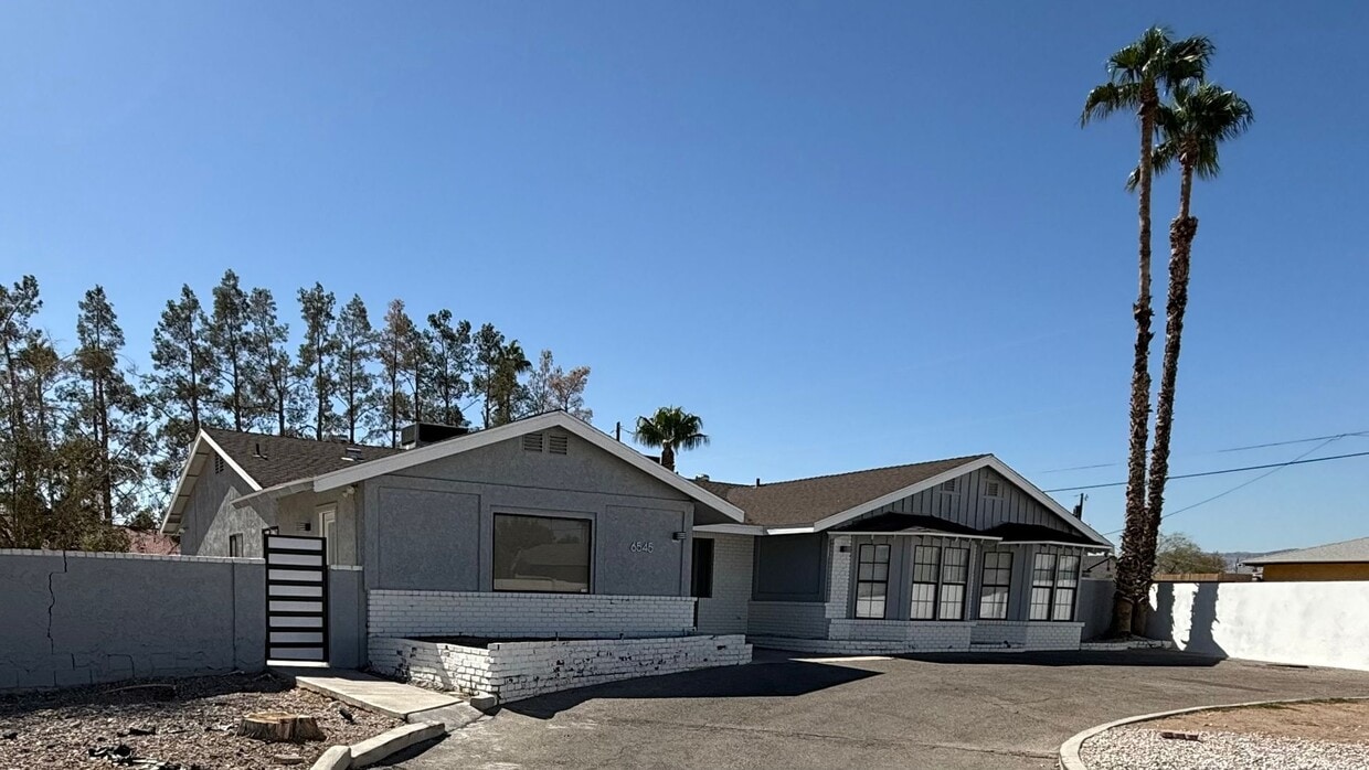 Primary Photo - Furnished Ranch-Style Home with Casita – O...