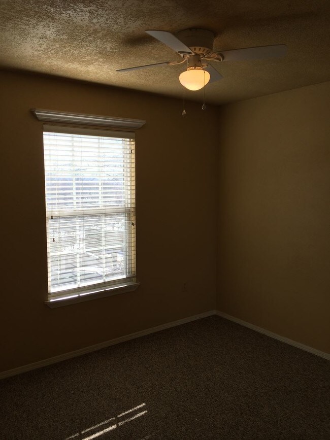 3 Br 2 5 Bath House 356 S University Ave For In Building Photo 3 Br 2 5 Bath House 356 S University Ave