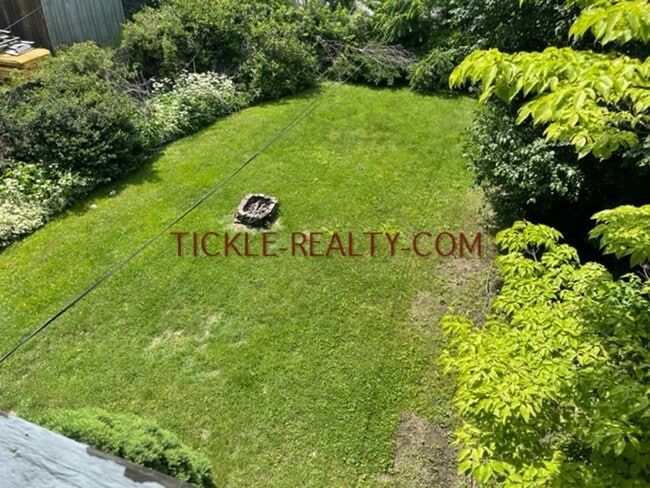 Foto del edificio - 41-45-45 Berkshire St