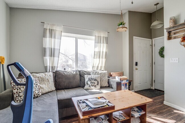 Foto del edificio - 6435 Chantilly Pl