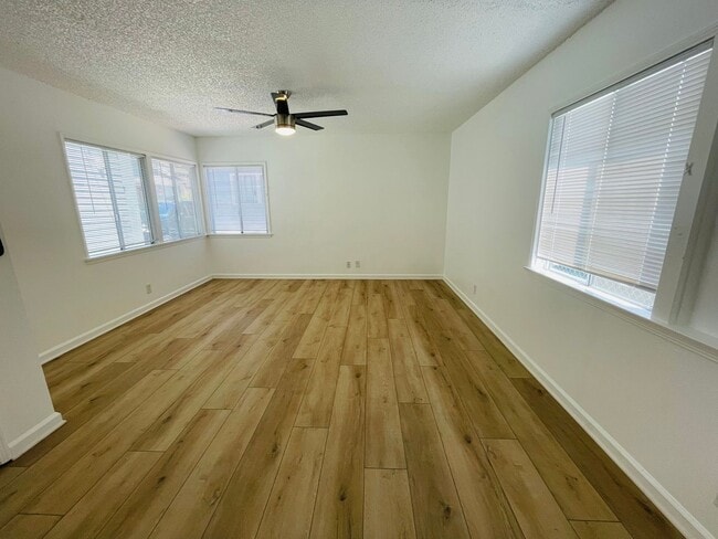 Interior Photo - Lomelk Bungalows LLC