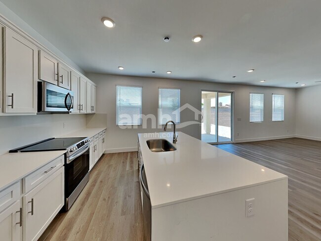 Foto del edificio - 9640 E Friedel Dr