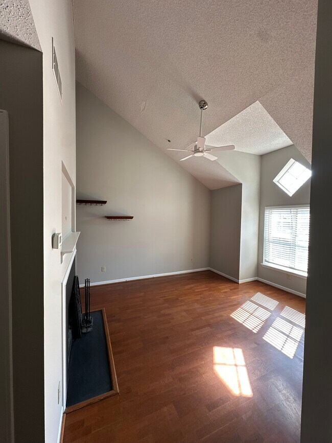 Building Photo - 501 Olmsted Park Pl