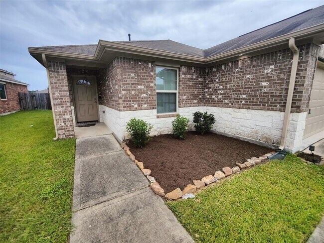 Building Photo - 9122 Georgio Dr