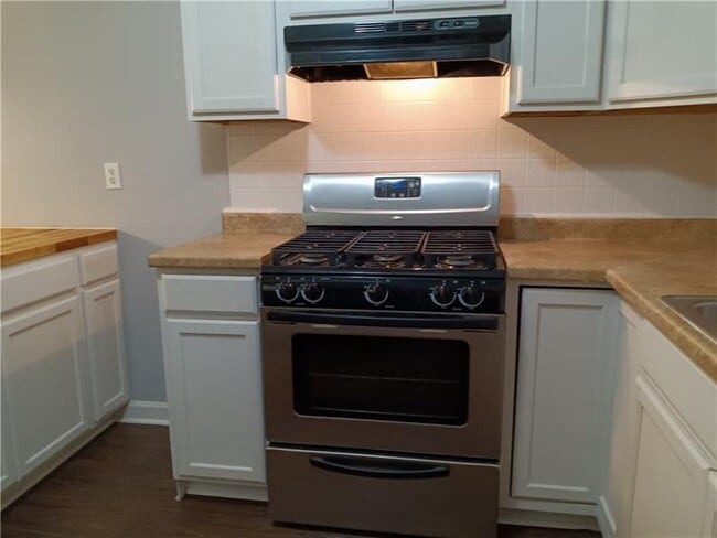 Building Photo - 5060 Lisa Ct
