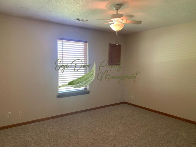 Building Photo - 1603 Rosalea St, Unit B, Excelsior Springs...