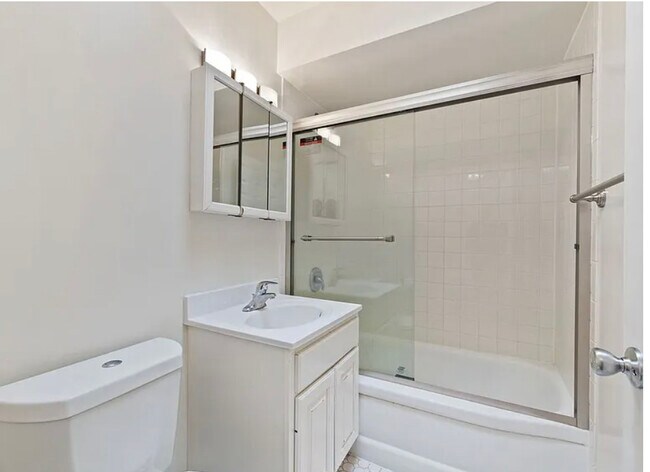Foto del edificio - 422 Ridge Rd