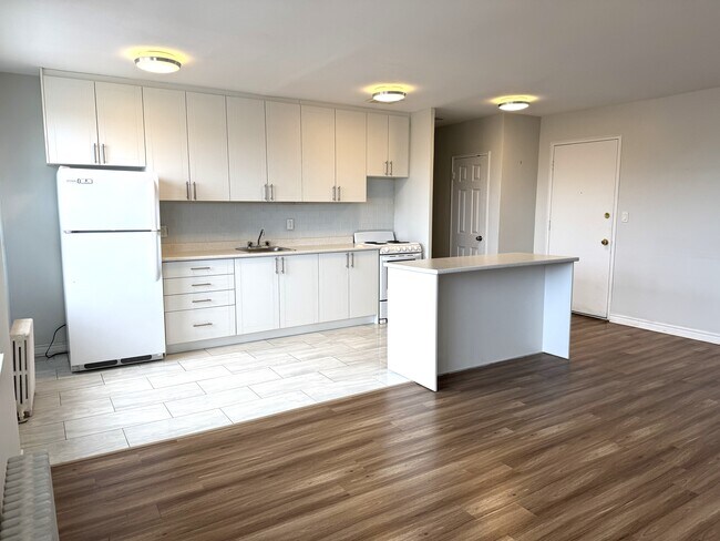 Photo du bâtiment - 470 Mortimer Av