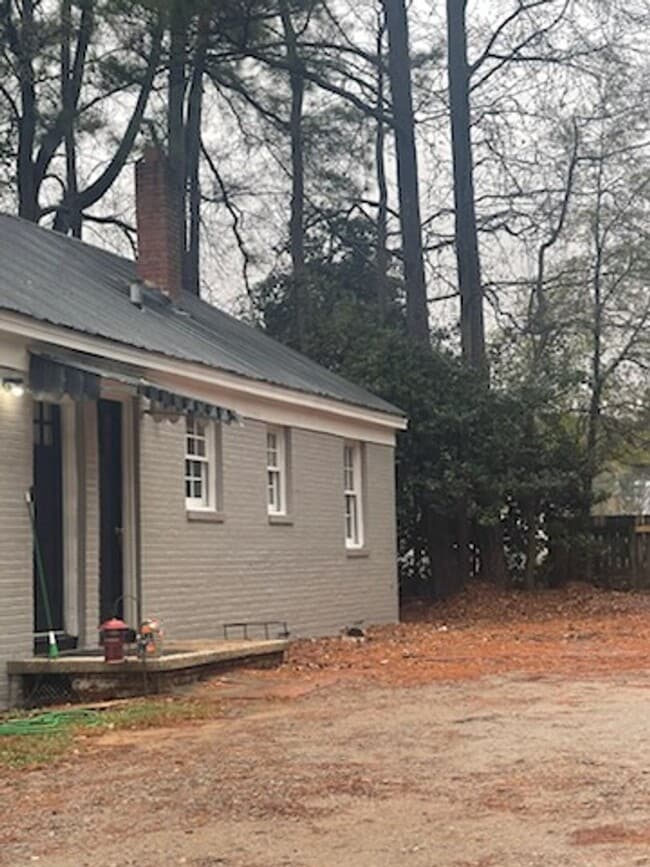 Foto del edificio - 706 N Horner Blvd