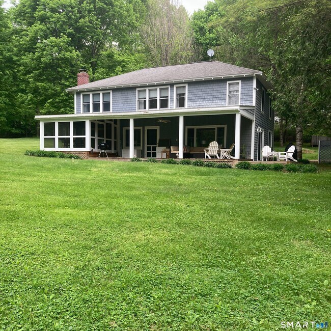 Foto del edificio - 312 Twin Lakes Rd