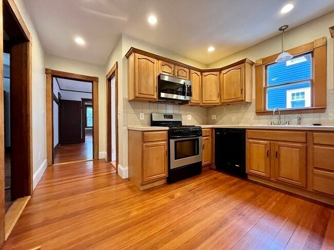 Foto del edificio - 32-34-34 Crescent Hill Ave