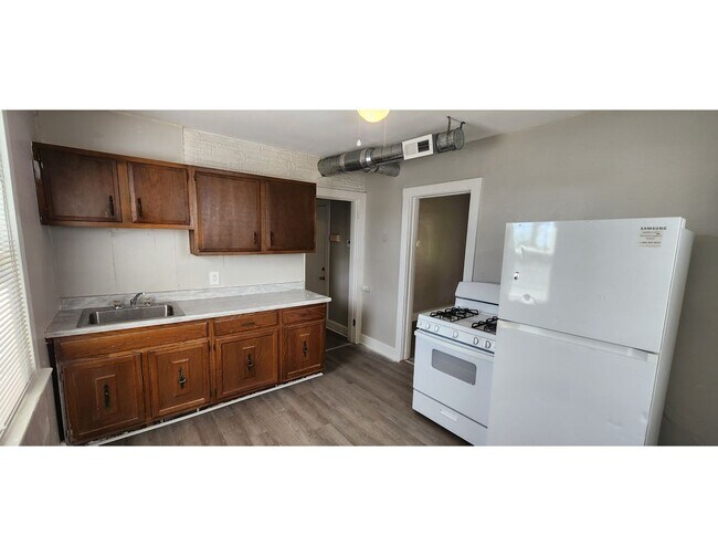 Building Photo - Alice St Triplex