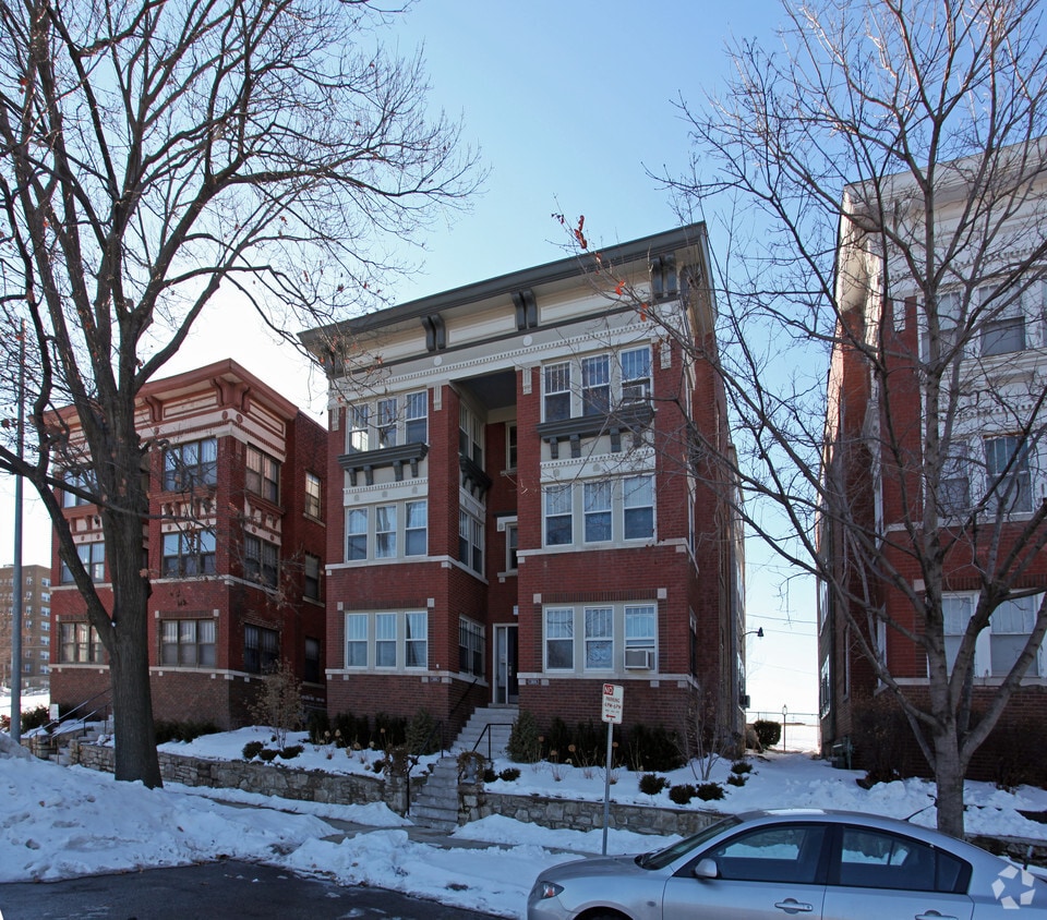 Primary Photo - 3404-3406 Gillham Rd