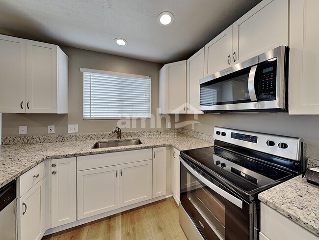 Foto del edificio - 5482 Windsor Way