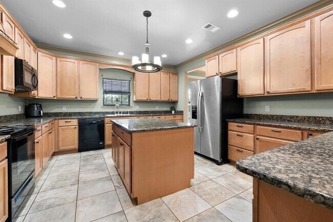 Building Photo - 1404 Kings Valley Dr