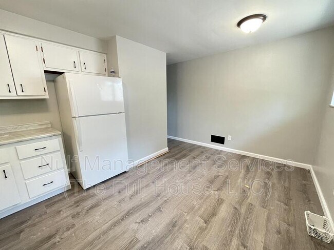 Building Photo - 307 Avenue A