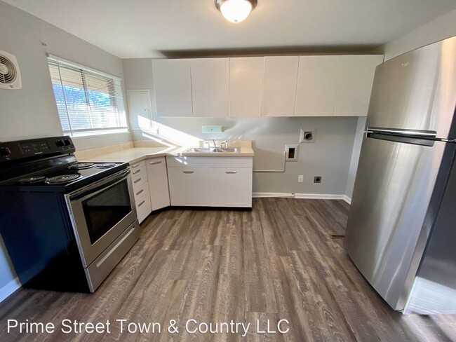 Building Photo - 3 br, 1 bath House - 4417 Primrose Lane