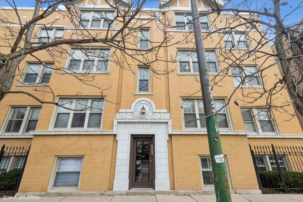 Foto principal - 2129 N Kedzie Blvd