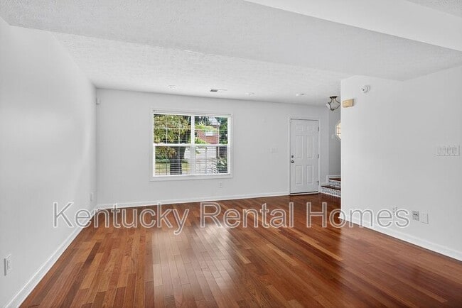 Building Photo - 1104 Rolfe Ln