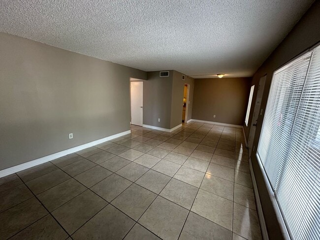 Photo - FAST APPROVAL !  1 bed 1 bath at green tee... Apartment