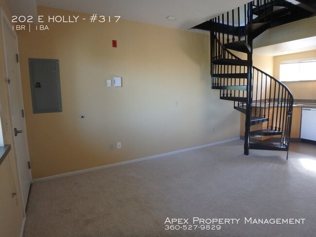 Building Photo - DOWNTOWN - Gateway Lofts