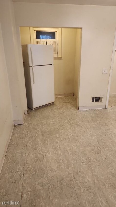 Foto principal - 2 br, 1 bath Duplex - 117 Angell Avenue 1