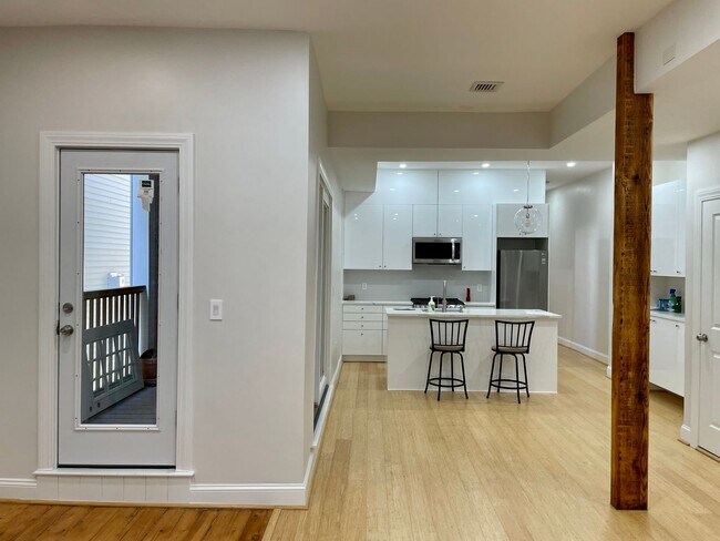 Foto del edificio - Beautiful 2 bed in South Boston available 9/1/26