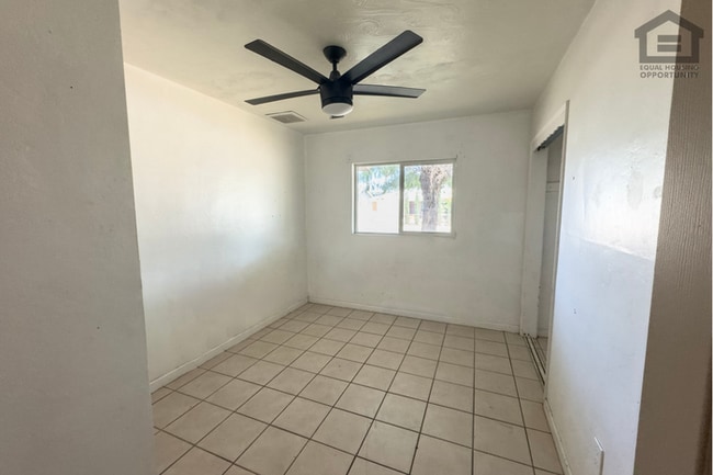 Building Photo - 4Bed/2Bath House at Glendale Ave/19th Ave! Ready for Immediate Move-In! – RV GATE! NO HOA!