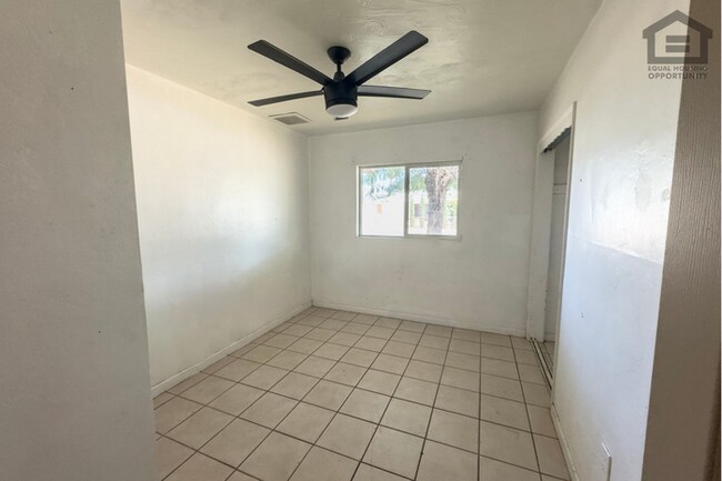 Foto del edificio - 4Bed/2Bath House at Glendale Ave/19th Ave! Ready for Immediate Move-In! – RV GATE! NO HOA!