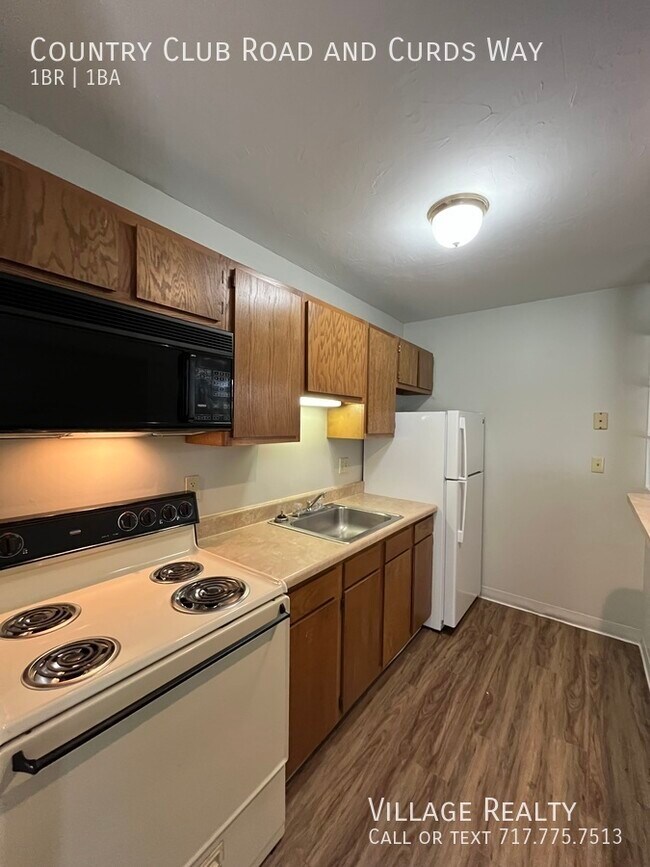 Foto del edificio - 631 Country Club Rd