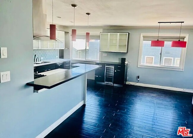 Building Photo - 36 Breeze Ave