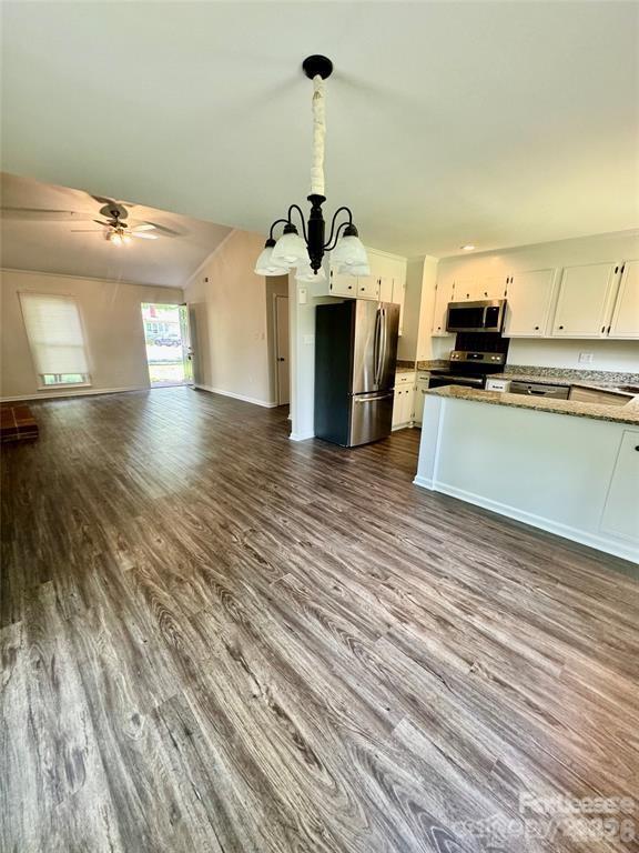 Foto del edificio - 2423 Emstead Ct