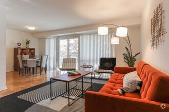 2BR, 1BA - 913 SF - Franklin Park At Greenbelt Station