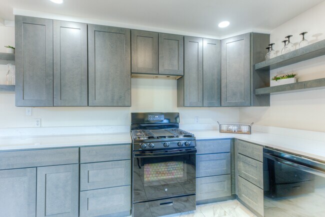 Foto del edificio - 2609 S Toledo Ave